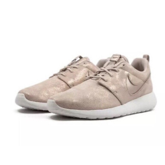 Nike Shoes - Nike Roshe One Metallic Sneakers